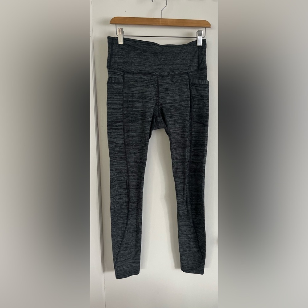athleta CHATURANGA Cropped TIGHTS Womens Size Medium Gray Space Dye